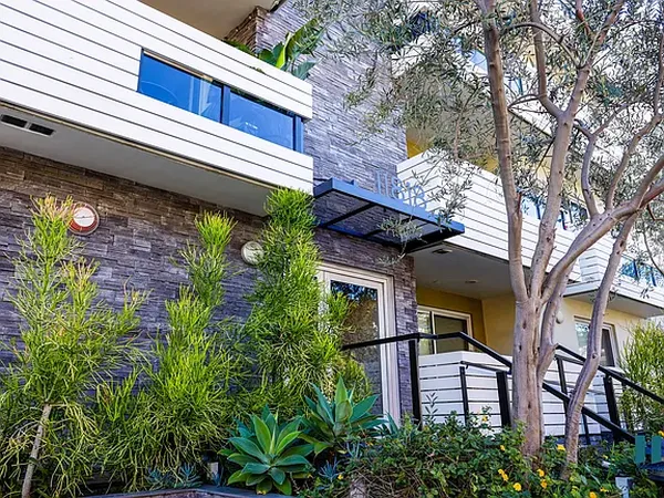 UCLA Off-Campus Housing | Dorothy Village | Studio, 1- to 3-Bedroom Rentals Available