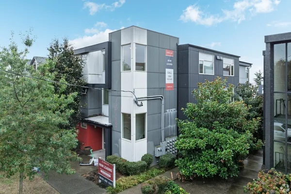 Jupiter Apartments in Downtown Seattle, Seattle | Studio, 1- to 3-Bedroom Rentals Available