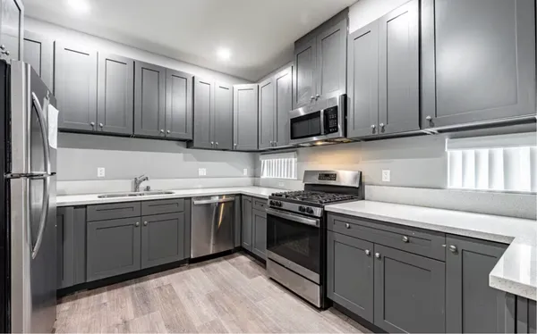 USC Off-Campus Housing | 1238 W 37th Pl | Studio, 1- to 3-Bedroom Rentals Available