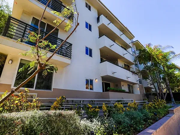 Edinburgh Courtyard for rent in Beverly Grove, Los Angeles | 2-Bedroom Rentals Available