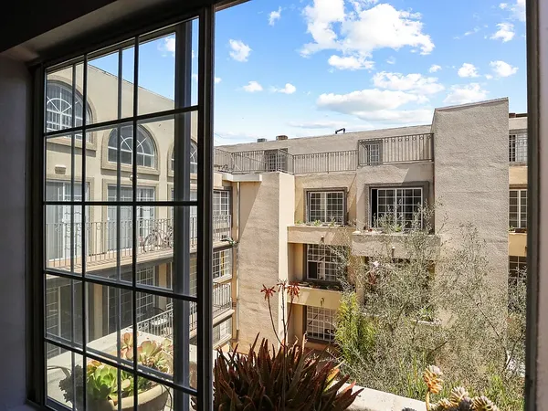 UCLA Off-Campus Housing | Rose Flower | Studio, 1- to 3-Bedroom Rentals Available