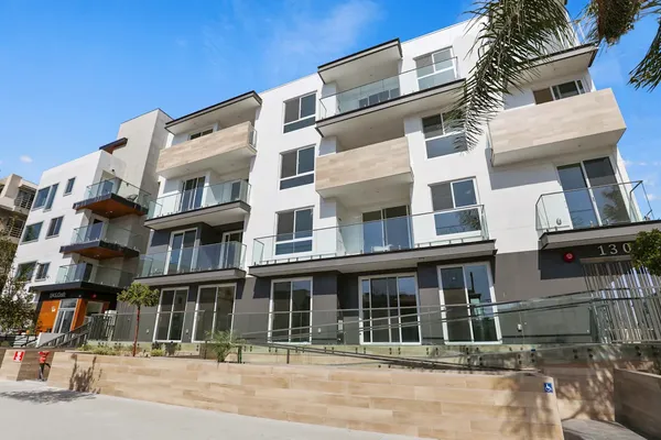 Croft Retreat in Beverly Grove, Los Angeles | Studio, 1- to 3-Bedroom Rentals Available