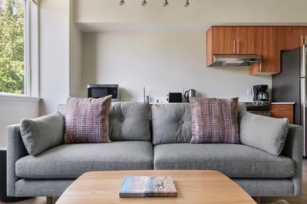 UW Off-Campus Housing | Verve Flats  | Studio, 1- to 3-Bedroom Rentals Available