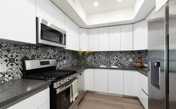 4749 Elmwood Ave, Los Angeles, CA 90004 4749 Elmwood in Koreatown, Los Angeles | Studio, 1- to 3-Bedroom Rentals Available