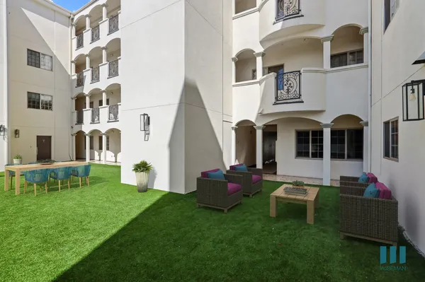 Sweetzer on Third for rent in Beverly Grove, Los Angeles | 3-Bedroom Rentals Available