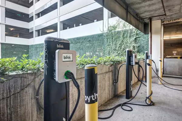 Nari Koreatown in Koreatown, Los Angeles | Studio, 1- to 3-Bedroom Rentals Available