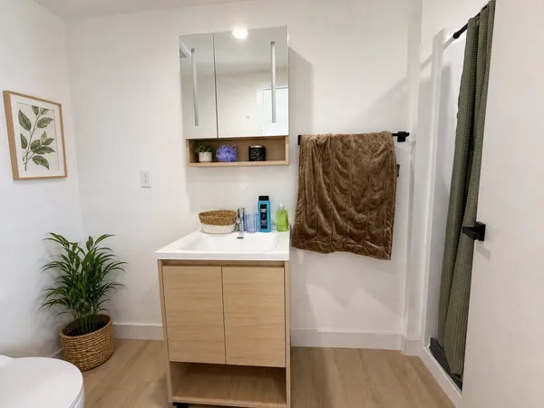 1337 West 36th Street in South Los Angeles, Los Angeles | Studio, 1- to 3-Bedroom Rentals Available