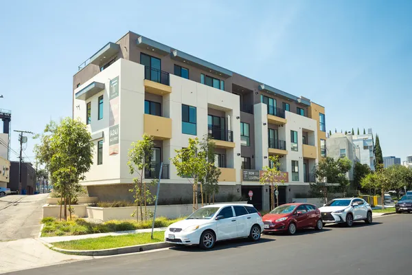 UCLA Off-Campus Housing | 1751 Malcolm Ave | Studio, 1- to 3-Bedroom Rentals Available
