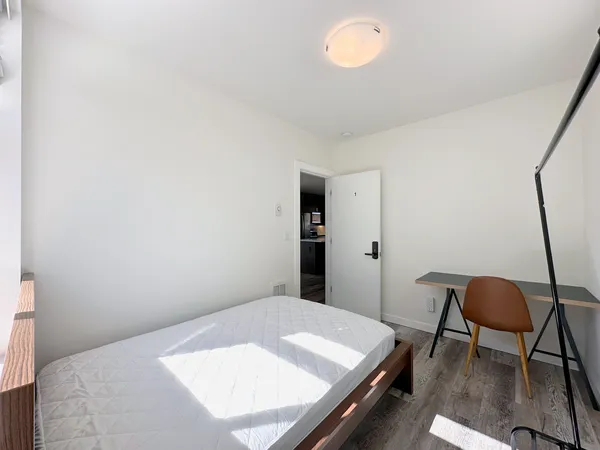 5634A Brooklyn Ave NE, Seattle, WA 98105 UW Off-Campus Housing | The Grey House | Studio, 1- to 3-Bedroom Rentals Available