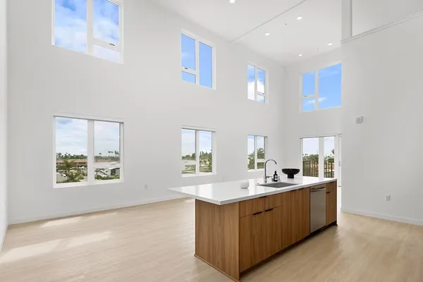 Paxton in Garfield, Huntington Beach | Studio, 1- to 3-Bedroom Rentals Available