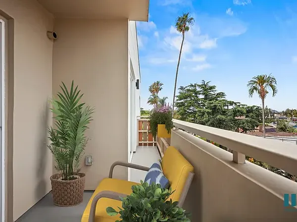 Venice Wave in Venice, Los Angeles | Studio, 1- to 3-Bedroom Rentals Available