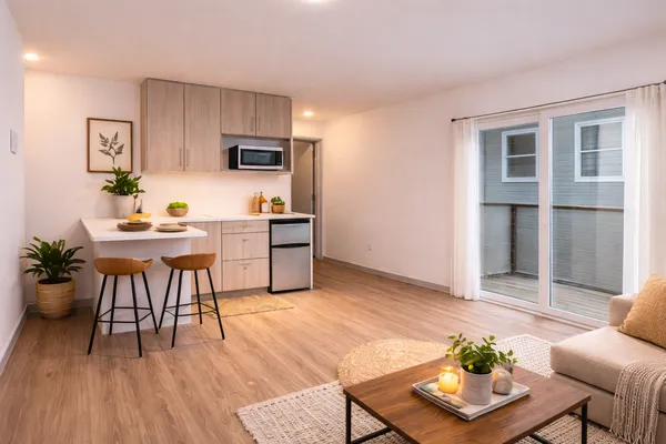 Vistana Apartments in Downtown Seattle, Seattle | Studio, 1- to 3-Bedroom Rentals Available