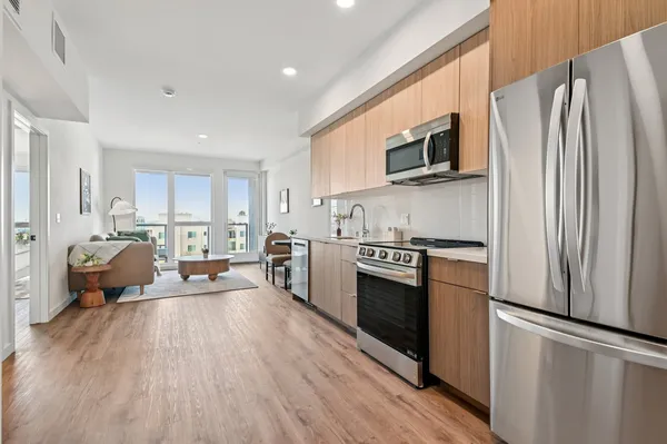 Somi in Koreatown, Los Angeles | Studio, 1- to 3-Bedroom Rentals Available