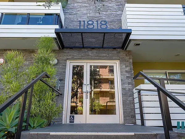 UCLA Off-Campus Housing | Dorothy Village | Studio, 1- to 3-Bedroom Rentals Available