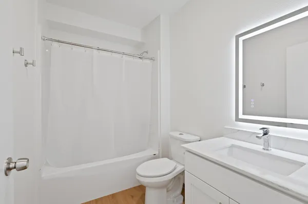 UW Off-Campus Housing | Ravenna Gardens | Studio, 1- to 3-Bedroom Rentals Available