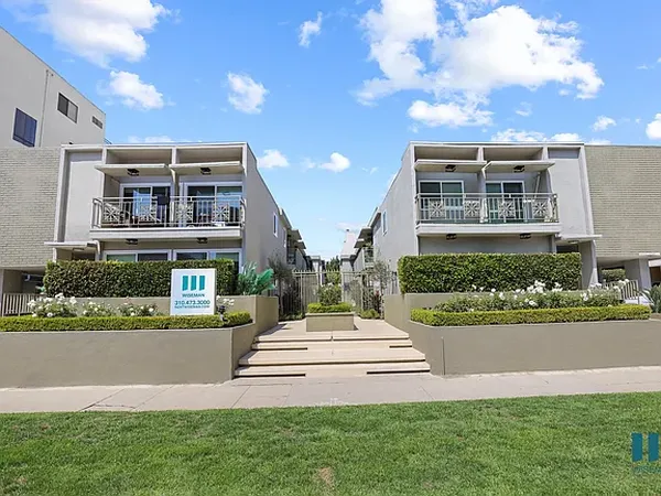 UCLA Off-Campus Housing | Goshen Double | Studio, 1- to 3-Bedroom Rentals Available