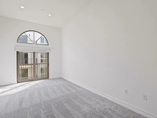 Sherbourne Hall in Pico-Robertson, Los Angeles | Studio, 1- to 3-Bedroom Rentals Available