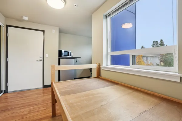 UW Off-Campus Housing | Juno Studios | Studio, 1- to 3-Bedroom Rentals Available