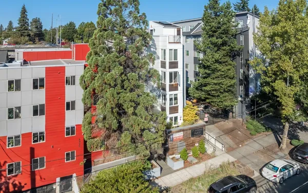 UW Off-Campus Housing | 7th Ave Place | Studio, 1- to 3-Bedroom Rentals Available