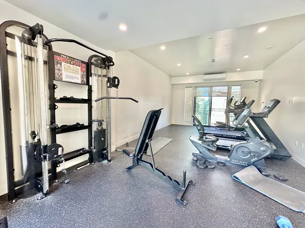 UCLA Off-Campus Housing | 1751 Malcolm Ave | Studio, 1- to 3-Bedroom Rentals Available