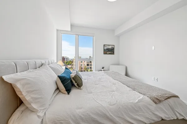 Somi for rent in Koreatown, Los Angeles | 3-Bedroom Rentals Available