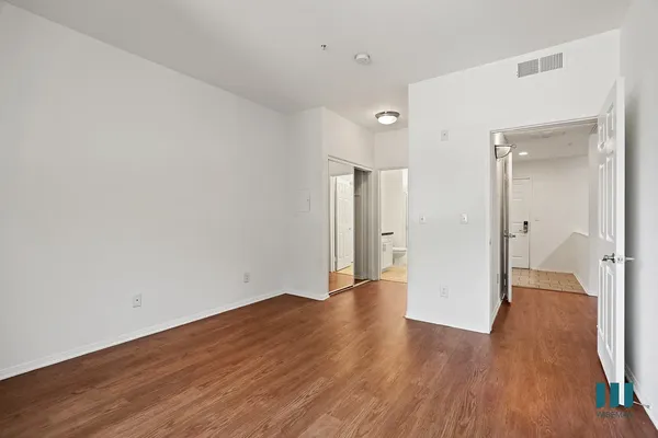 UCLA Off-Campus Housing | Barrington Santa Monica | Studio, 1- to 3-Bedroom Rentals Available