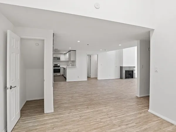 UCLA Off-Campus Housing | Rose Flower | Studio, 1- to 3-Bedroom Rentals Available