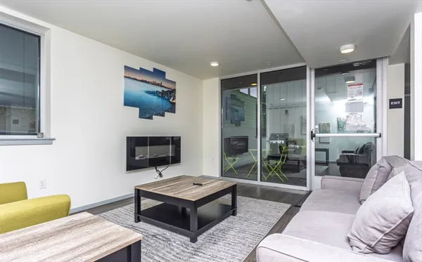 Montisi Apartments in West Seattle, Seattle | Studio, 1- to 3-Bedroom Rentals Available