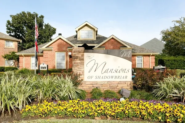 Mansions Of Shadowbriar in Briar Forest, Houston | Studio, 1- to 3-Bedroom Rentals Available