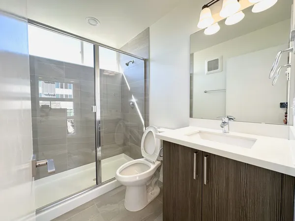 5634A Brooklyn Ave NE, Seattle, WA 98105 UW Off-Campus Housing | The Grey House | Studio, 1- to 3-Bedroom Rentals Available