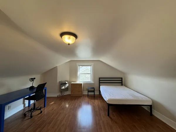 CMU Off-Campus Housing | 5709 Melvin St | Studio, 1- to 3-Bedroom Rentals Available
