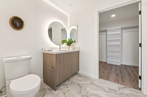 Somi in Koreatown, Los Angeles | Studio, 1- to 3-Bedroom Rentals Available