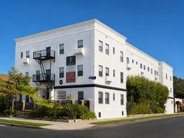 USC Off-Campus Housing | 1256 W 29th St | Studio, 1- to 3-Bedroom Rentals Available