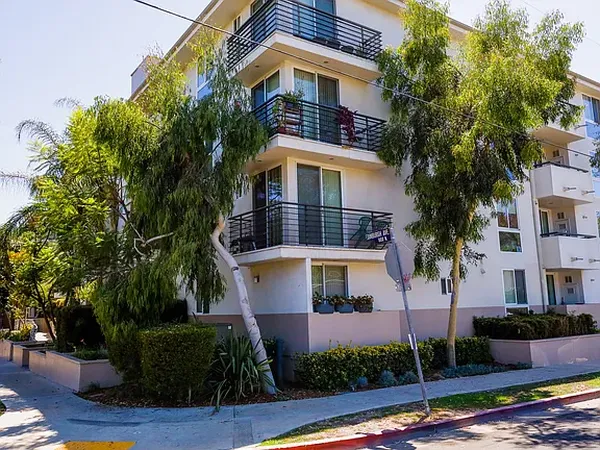 Edinburgh Courtyard for rent in Beverly Grove, Los Angeles | 2-Bedroom Rentals Available