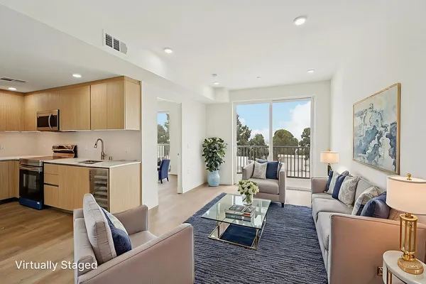 7050 Hawthorn in Hollywood, Los Angeles | Studio, 1- to 3-Bedroom Rentals Available