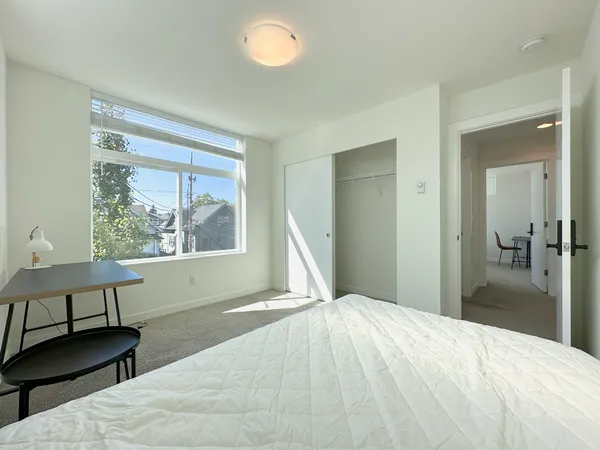 5634A Brooklyn Ave NE, Seattle, WA 98105 UW Off-Campus Housing | The Grey House | Studio, 1- to 3-Bedroom Rentals Available