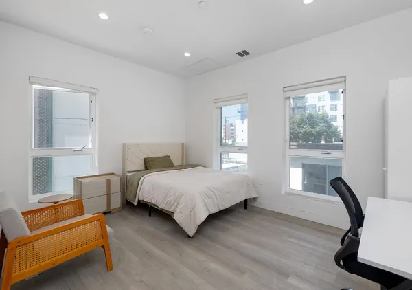 Polaris Lux for Rent near USC | Off-Campus Apartments