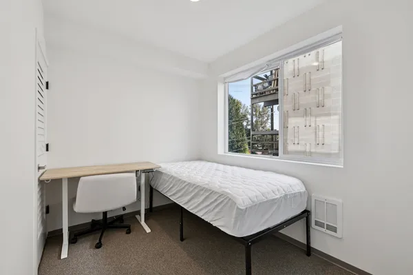 UW Off-Campus Housing | Ravenna Gardens | Studio, 1- to 3-Bedroom Rentals Available