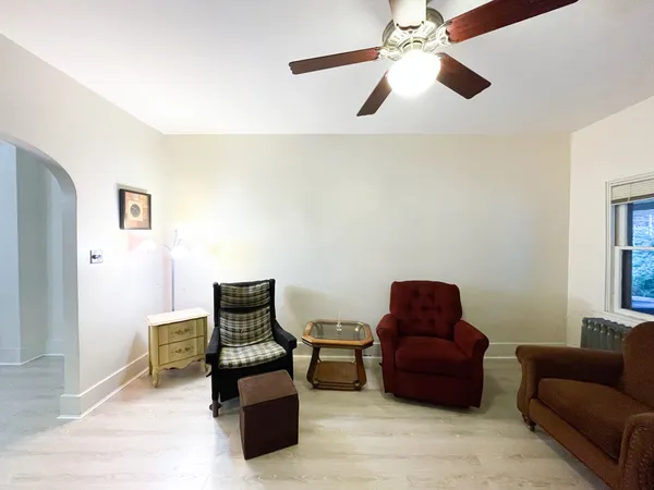 CMU Off-Campus Housing | 1041 Mirror St | Studio, 1- to 3-Bedroom Rentals Available