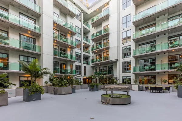 TENTEN Downtown in DTLA, Los Angeles | Studio, 1- to 3-Bedroom Rentals Available