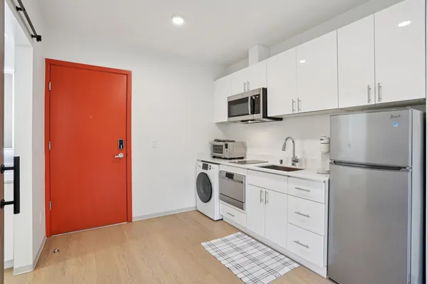 The Rocket  in Wallingford, Seattle | Studio, 1- to 3-Bedroom Rentals Available