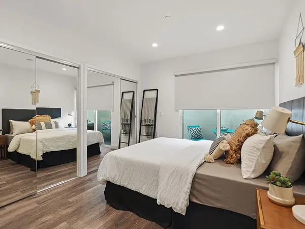 Blackburn La Cienega in Beverly Grove, Los Angeles | Studio, 1- to 3-Bedroom Rentals Available