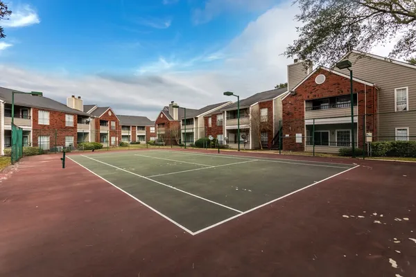 West Oaks Landing in Briar Village, Houston | Studio, 1- to 3-Bedroom Rentals Available