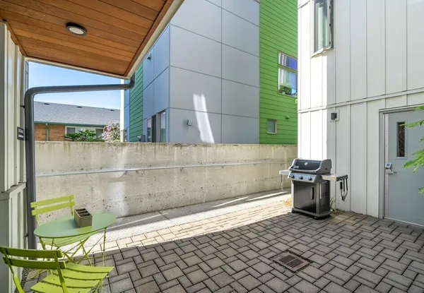 Montisi Apartments in West Seattle, Seattle | Studio, 1- to 3-Bedroom Rentals Available
