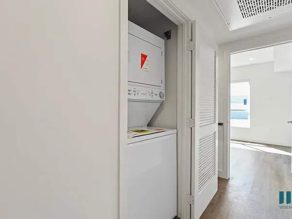 Blackburn La Cienega in Beverly Grove, Los Angeles | Studio, 1- to 3-Bedroom Rentals Available