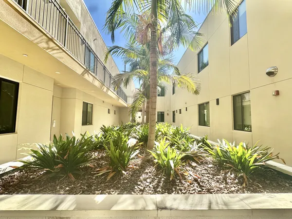 UCLA Off-Campus Housing | 1751 Malcolm Ave | Studio, 1- to 3-Bedroom Rentals Available