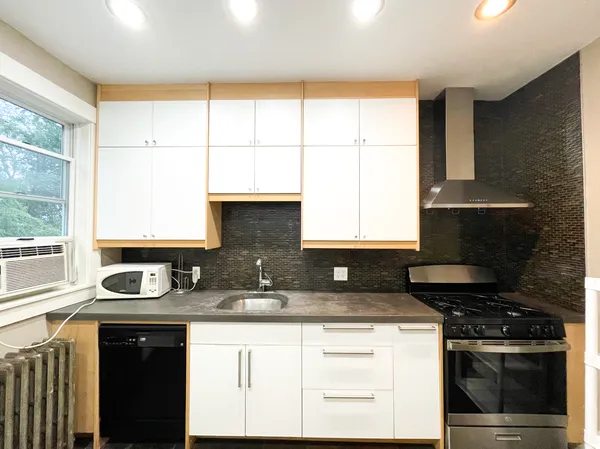 CMU Off-Campus Housing | 1041 Mirror St | Studio, 1- to 3-Bedroom Rentals Available