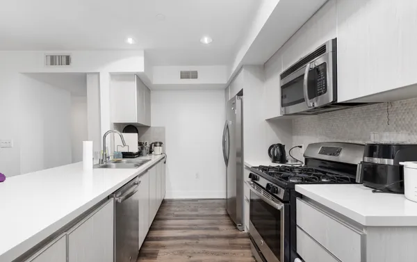 UCLA Off-Campus Housing | 1539 Beloit Ave | Studio, 1- to 3-Bedroom Rentals Available