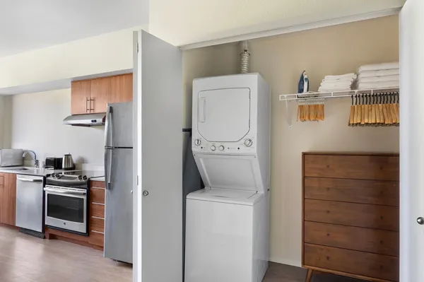 UW Off-Campus Housing | Verve Flats  | Studio, 1- to 3-Bedroom Rentals Available