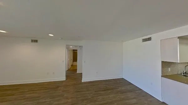 Century City Icon in Century City, Los Angeles | Studio, 1- to 3-Bedroom Rentals Available